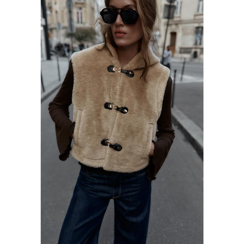 NWT Zara Tan Faux Fur Cropped Vest Women's Medium Toggle Closure Hooded Pockets